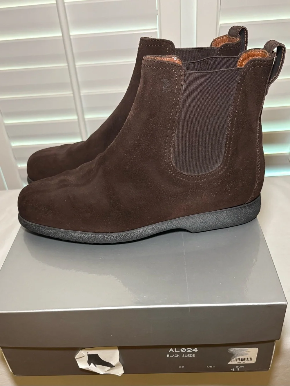 Tod's Dark Brown Suede Chukka Boots